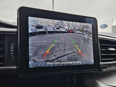 Used 2022 Ford Explorer XLT w/ Equipment Group 202A AWD/4WD image 20
