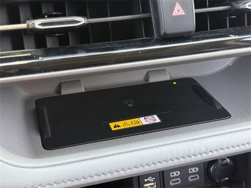 Used 2023 Toyota Highlander Limited image 21