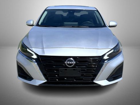 Used 2023 Nissan Altima 2.5 SL AWD/4WD image 2