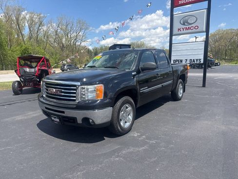Used 2010 GMC Sierra 1500 SLT w/ All-Terrain Package AWD/4WD image 4