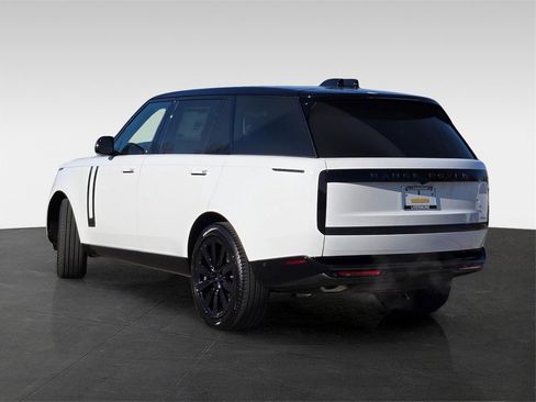 New 2026 Land Rover Range Rover Long Wheelbase SE image 4