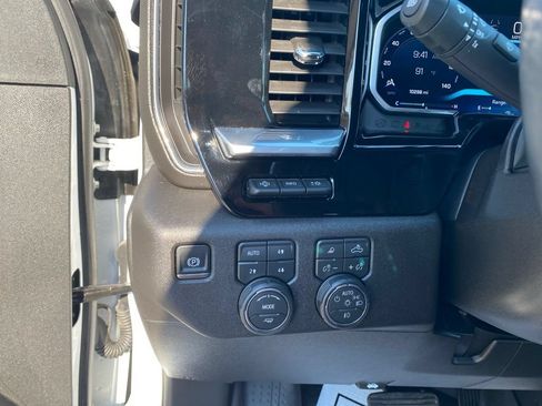 Used 2026 Chevrolet Silverado 2500 High Country w/ High Country Premium Package AWD/4WD image 18