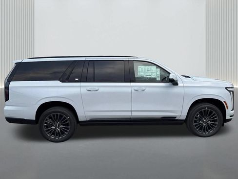 New 2026 Cadillac Escalade ESV Platinum Sport AWD/4WD image 4