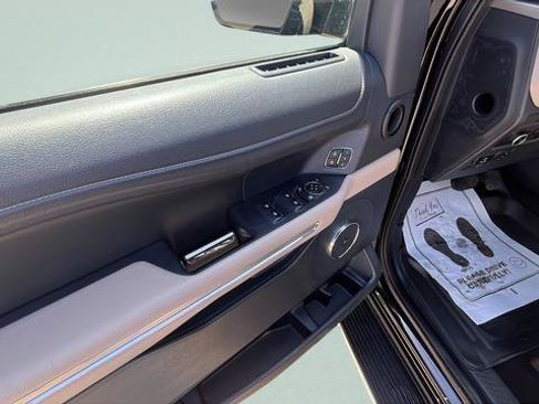 Used 2022 Ford Expedition Limited AWD/4WD image 10
