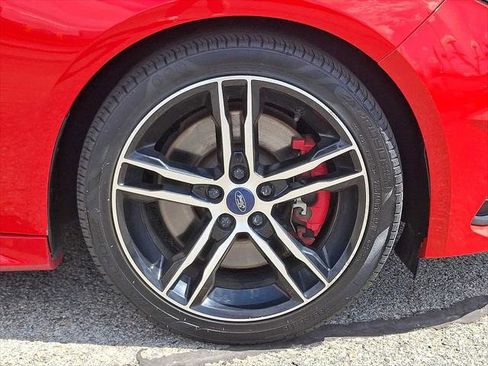 Used 2016 Ford Focus ST w/ Equipment Group 402A FWD image 9
