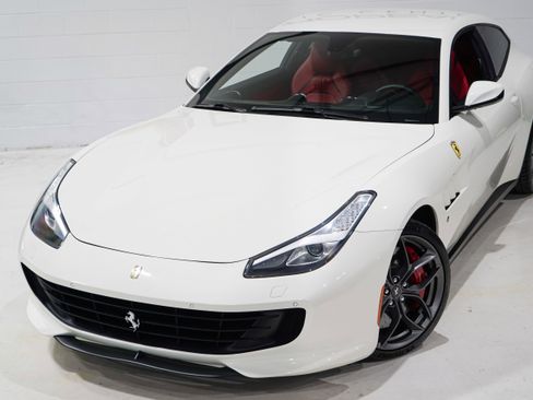 Used 2018 Ferrari GTC4Lusso T RWD image 33