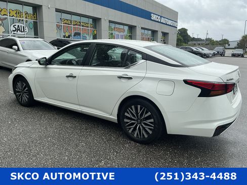 Used 2025 Nissan Altima 2.5 SV FWD image 3