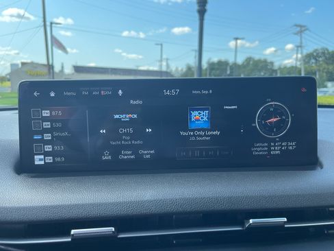 Used 2025 Genesis GV70 2.5T image 23