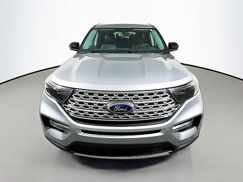 Used 2022 Ford Explorer Limited w/ Equipment Group 301A image 2