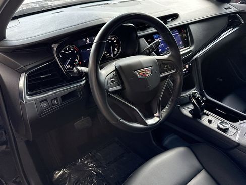 Used 2022 Cadillac XT6 Luxury image 9