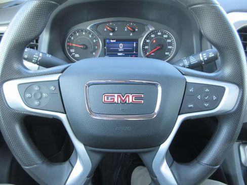 Used 2023 GMC Acadia SLE w/ Driver Convenience Package image 24