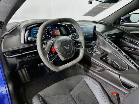 Used 2023 Chevrolet Corvette Stingray Premium Conv w/ Z51 Performance Package RWD image 10