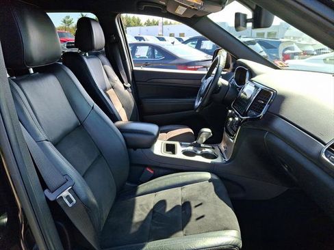 Certified 2020 Jeep Grand Cherokee Altitude image 12