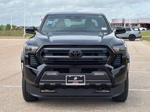 Used 2026 Toyota Tacoma SR5 image 3