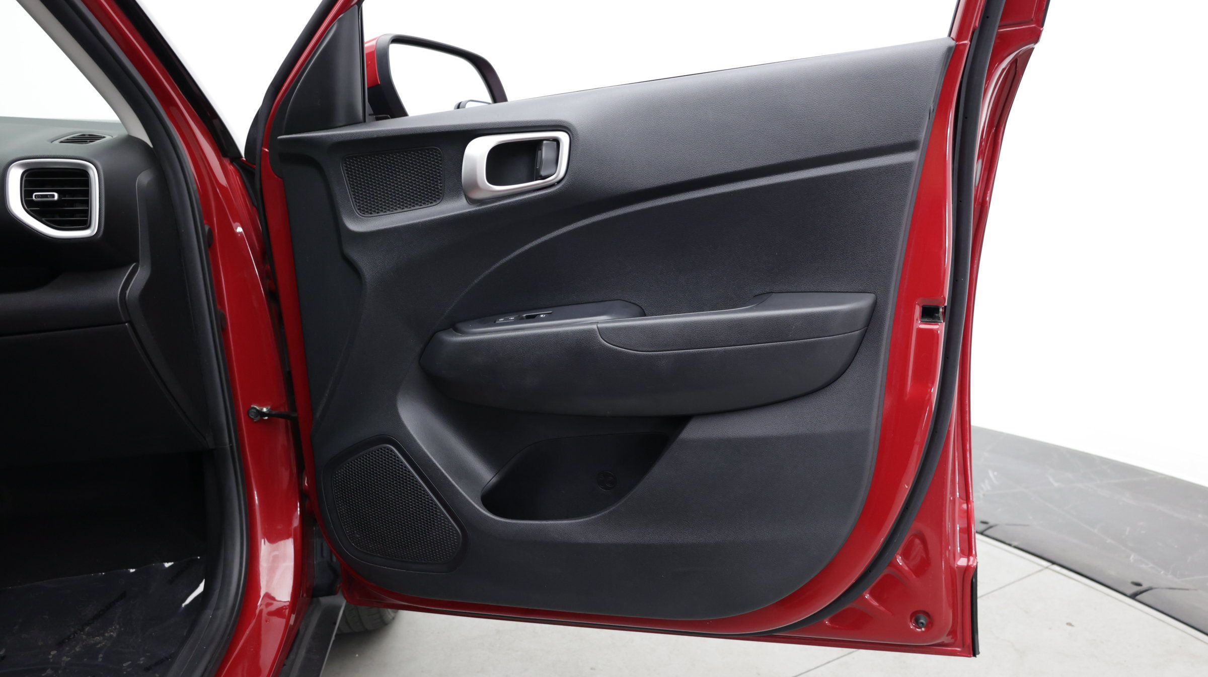 Used 2023 Hyundai Venue SE FWD image 31
