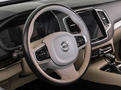 Used 2019 Volvo XC90 T5 Momentum image 16