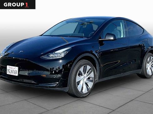Used 2023 Tesla Model Y AWD image 1