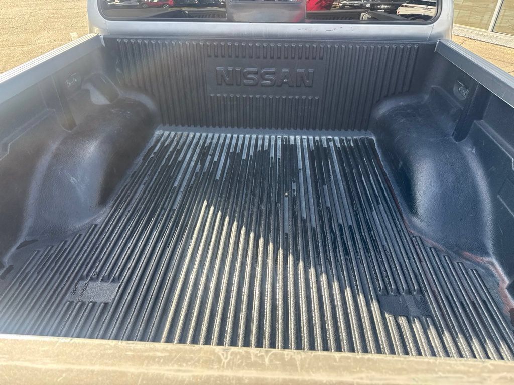Used 2018 Nissan Frontier SV RWD image 11