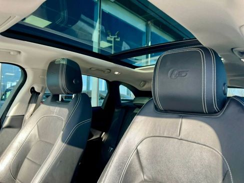 Used 2017 Jaguar F-PACE S image 33