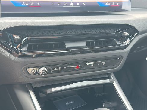 New 2026 BMW 330i Sedan w/ Premium Package image 25