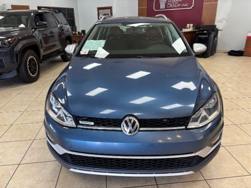 Used 2017 Volkswagen Golf Alltrack SE AWD/4WD image 2