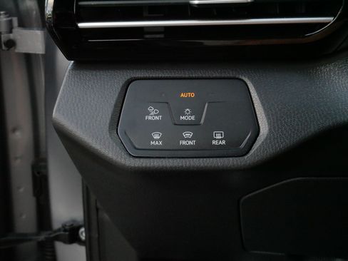 Certified 2025 Volkswagen ID.4 Pro S AWD/4WD image 27