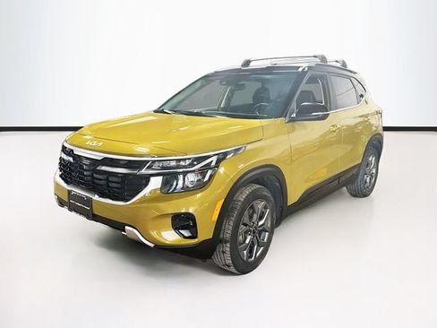 Used 2024 Kia Seltos S AWD/4WD image 3