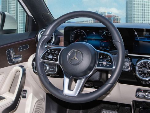 Used 2022 Mercedes-Benz A 220 image 20