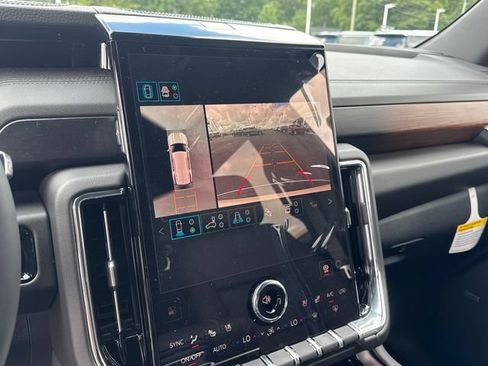 New 2026 GMC Yukon Denali w/ Denali Reserve Package AWD/4WD image 24