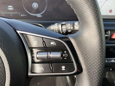 Used 2024 Kia Seltos SX image 16