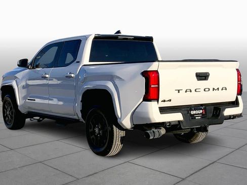 Used 2025 Toyota Tacoma SR5 image 12