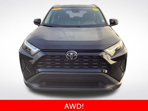 Used 2025 Toyota RAV4 XLE AWD/4WD image 2