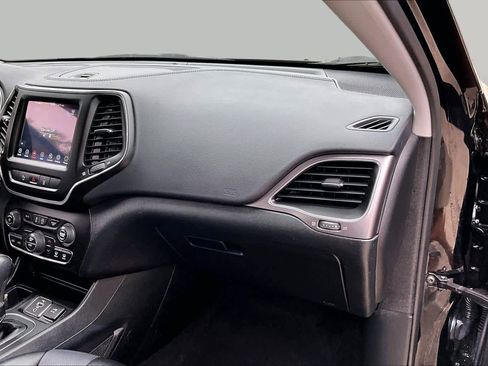 Used 2022 Jeep Cherokee Latitude Lux FWD image 19