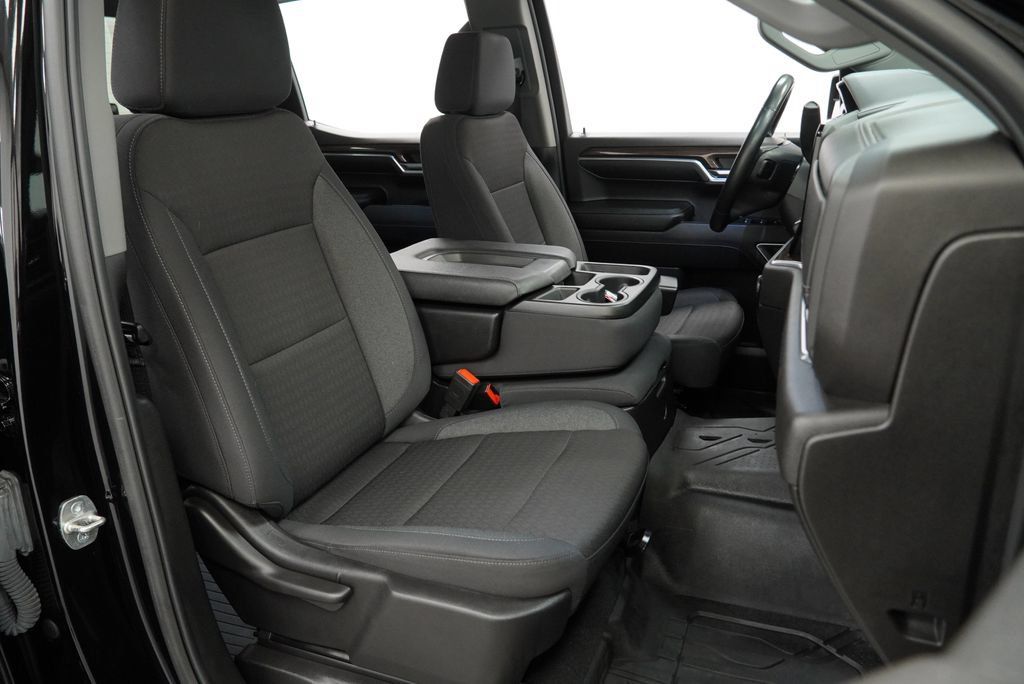 Used 2024 Chevrolet Silverado 1500 LT AWD/4WD image 40