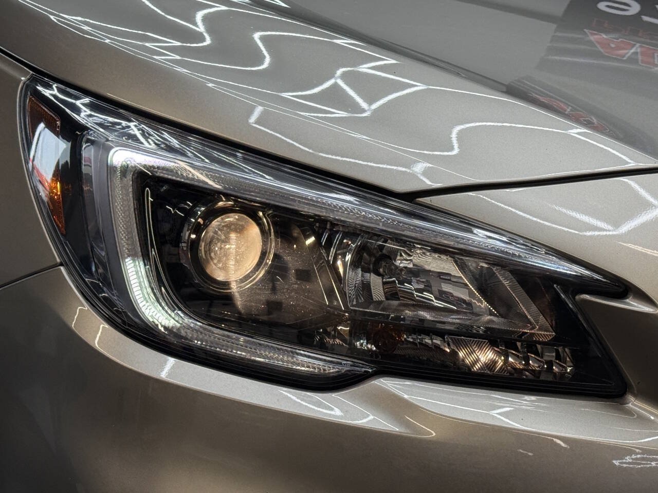 Used 2018 Subaru Outback 2.5i Premium w/ Popular Package #1 AWD/4WD image 4