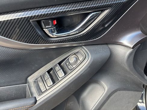 Used 2018 Subaru Crosstrek 2.0i Limited image 11