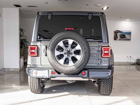 Used 2022 Jeep Wrangler Unlimited Sahara w/ Cold Weather Group image 13