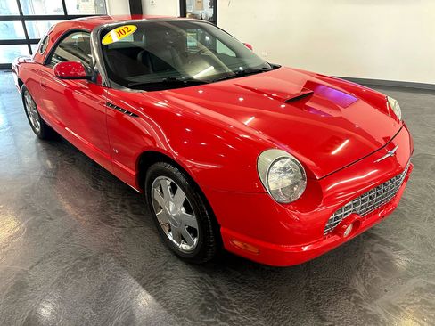 Used 2002 Ford Thunderbird image 3