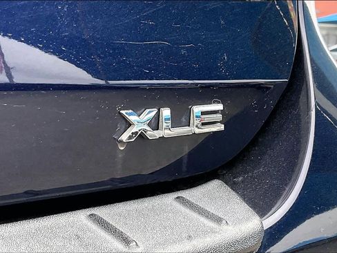 Used 2021 Toyota Highlander XLE image 10