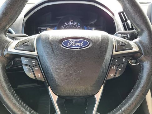 Used 2022 Ford Edge SEL image 5