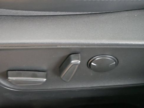 Certified 2023 Ford Escape Platinum AWD/4WD image 18