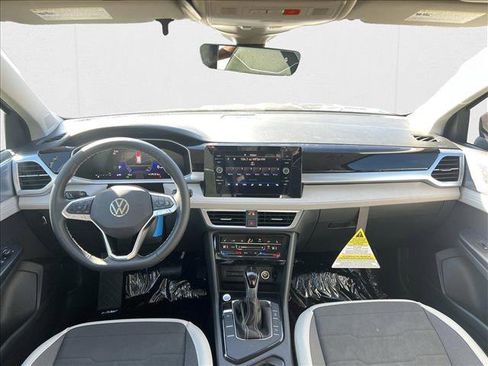 New 2025 Volkswagen Taos SE image 16