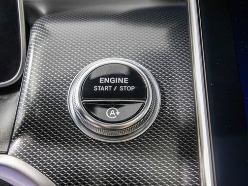Used 2024 Mercedes-Benz GLC 300 image 24