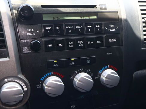 Used 2010 Toyota Tundra 4x4 Double Cab image 22