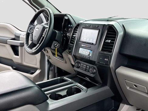 Used 2018 Ford F150 XLT w/ Equipment Group 302A Luxury RWD image 5
