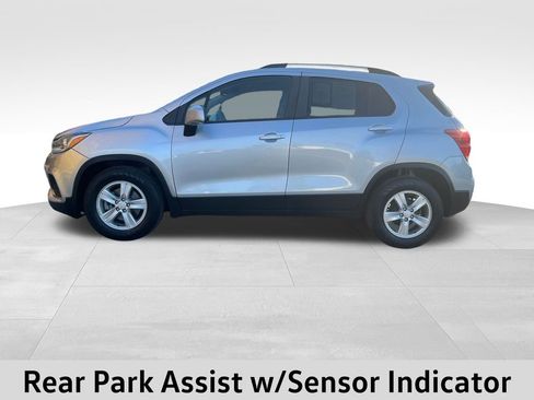 Used 2021 Chevrolet Trax LT w/ Driver Confidence Package image 8