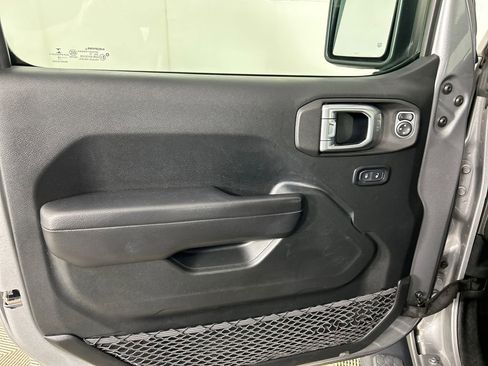 Used 2019 Jeep Wrangler Unlimited Sport S AWD/4WD image 11