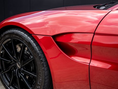 Used 2020 Aston Martin V8 Vantage Coupe RWD image 14