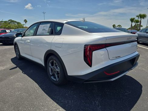 New 2026 Kia K4 FWD image 6