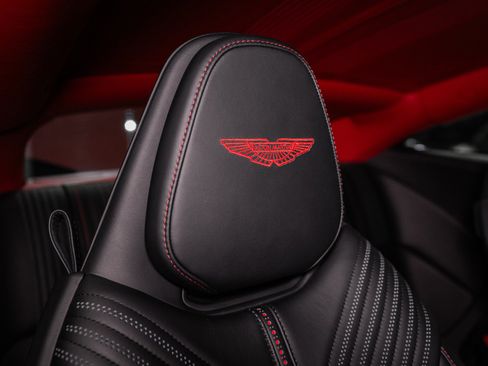 Used 2023 Aston Martin DB11 V8 Coupe image 5